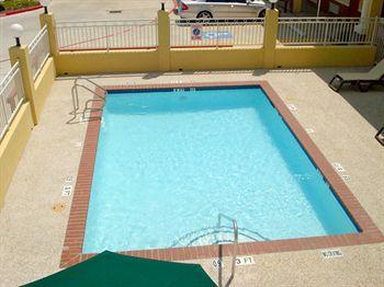 Scottish And Motel Baytown